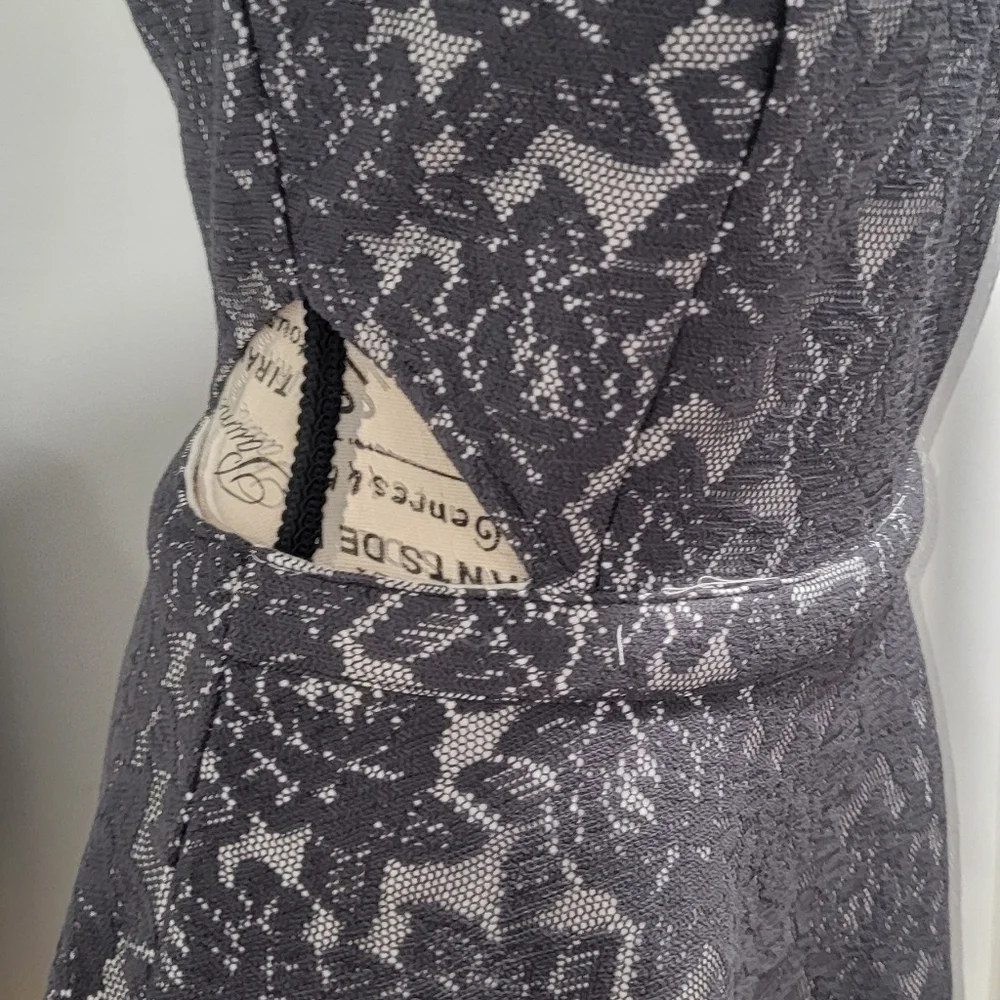 ABERCROMBIE & FITCH White Cut Out Fit & Flare Sleeveless Medium Dress C116 - Picture 3 of 5